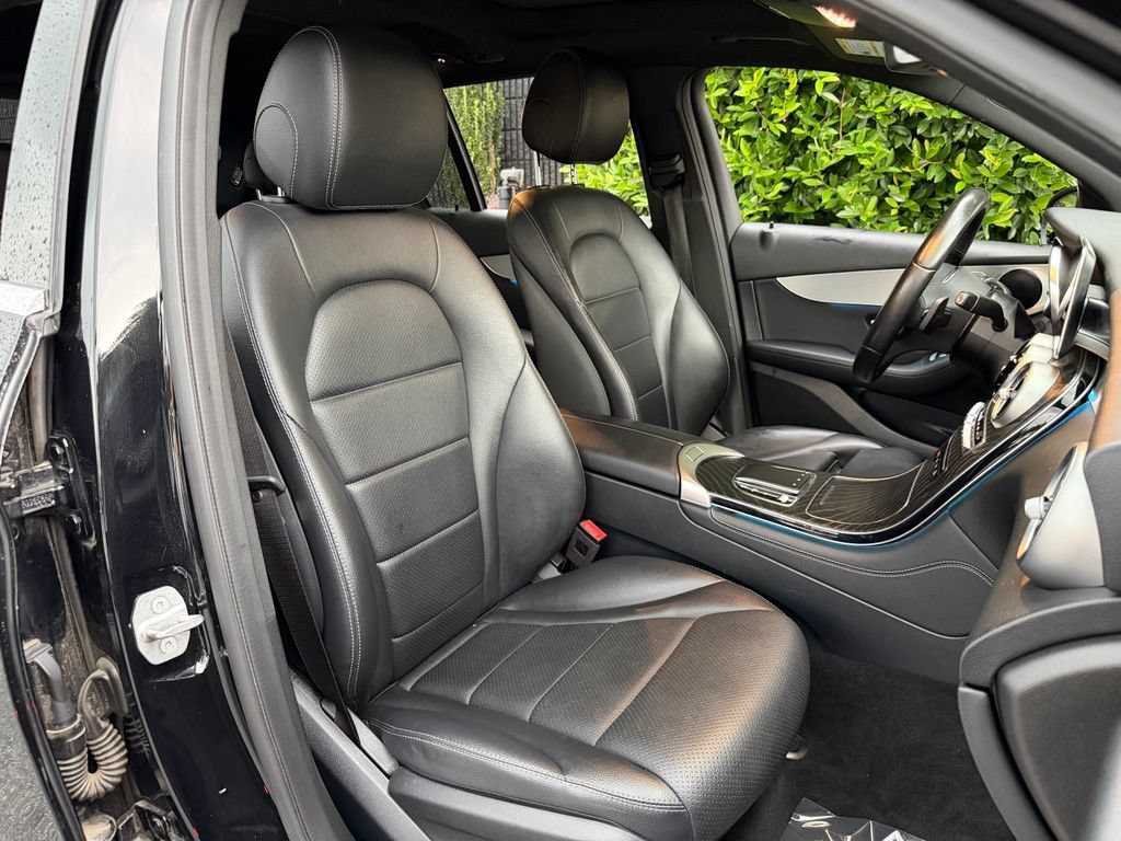 Used 2021 Mercedes-Benz GLC 300 image 35