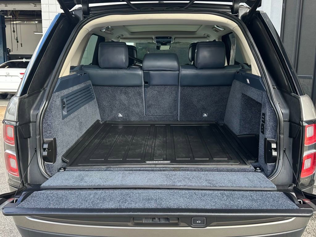 Used 2020 Land Rover Range Rover HSE image 54