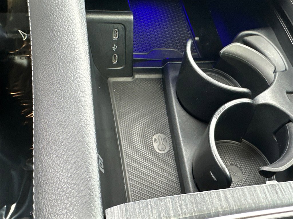 Used 2023 Mercedes-Benz EQS 580 4MATIC Sedan w/ Exclusive Trim Package image 34