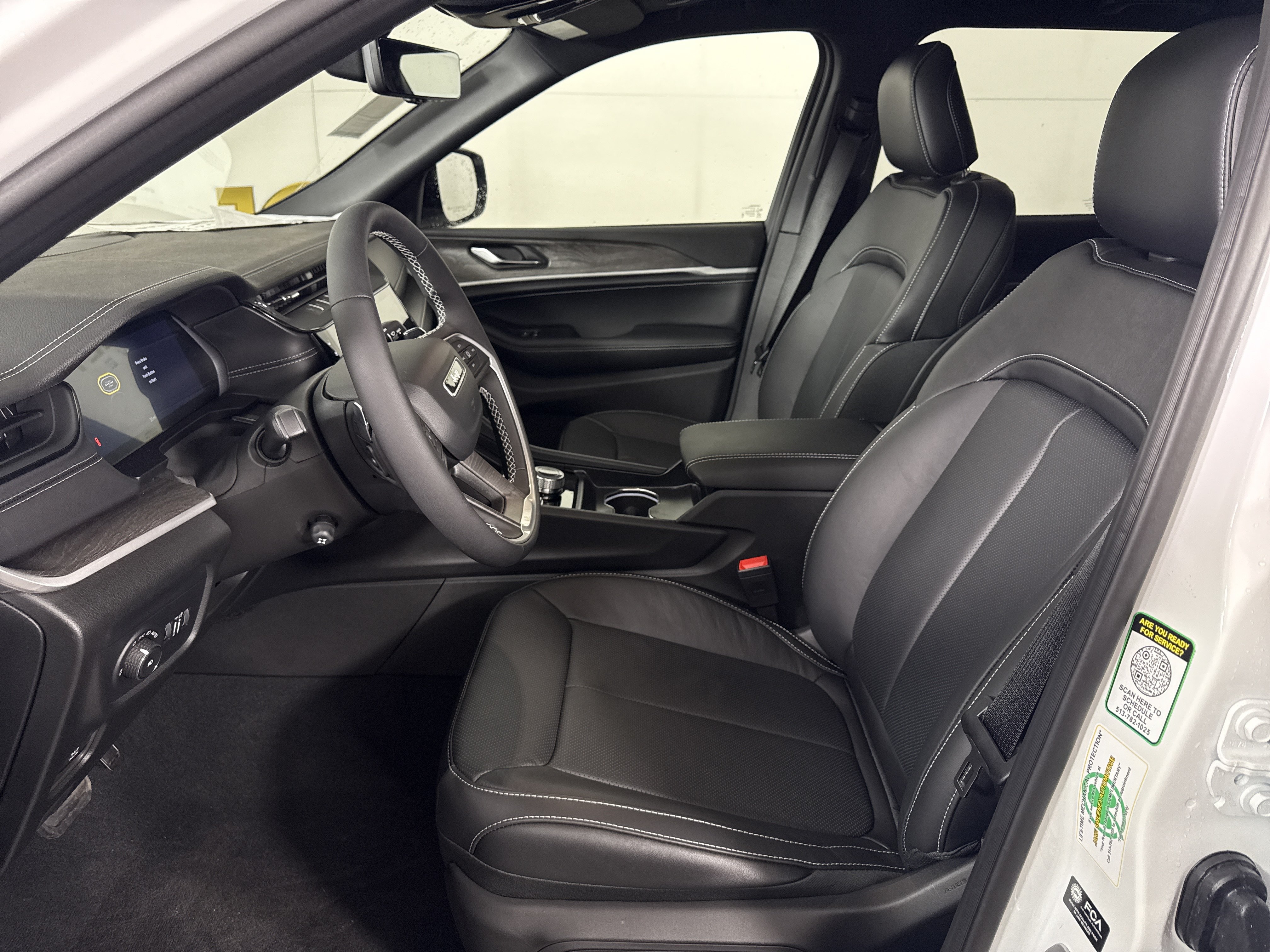 New 2026 Jeep Grand Cherokee Limited AWD/4WD image 12
