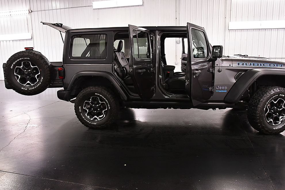 Used 2021 Jeep Wrangler Unlimited Rubicon 4xe w/ Cold Weather Group AWD/4WD image 29