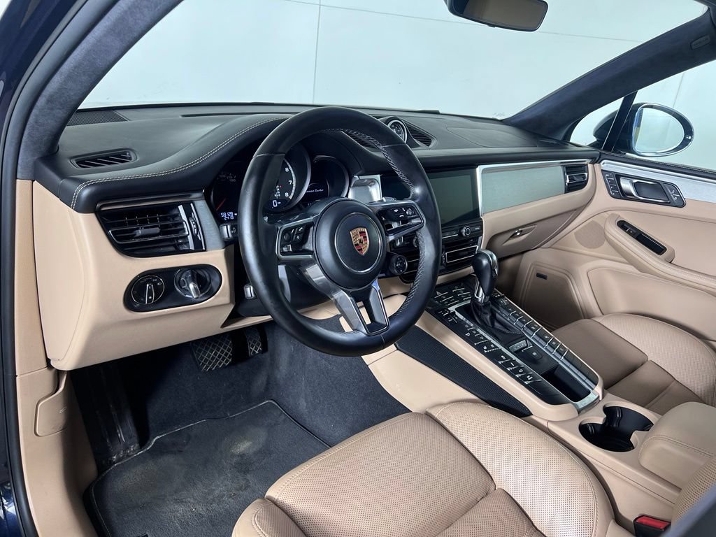 Certified 2020 Porsche Macan Turbo AWD/4WD image 4
