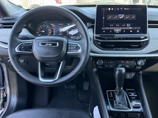 Used 2024 Jeep Compass Latitude w/ Altitude Special Edition AWD/4WD image 7