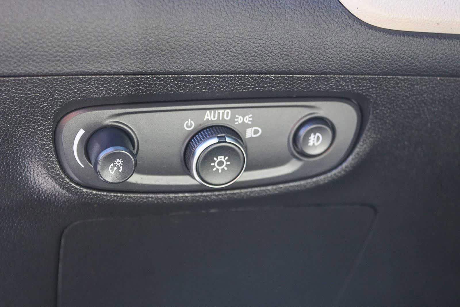 Used 2023 Buick Encore GX Select image 29
