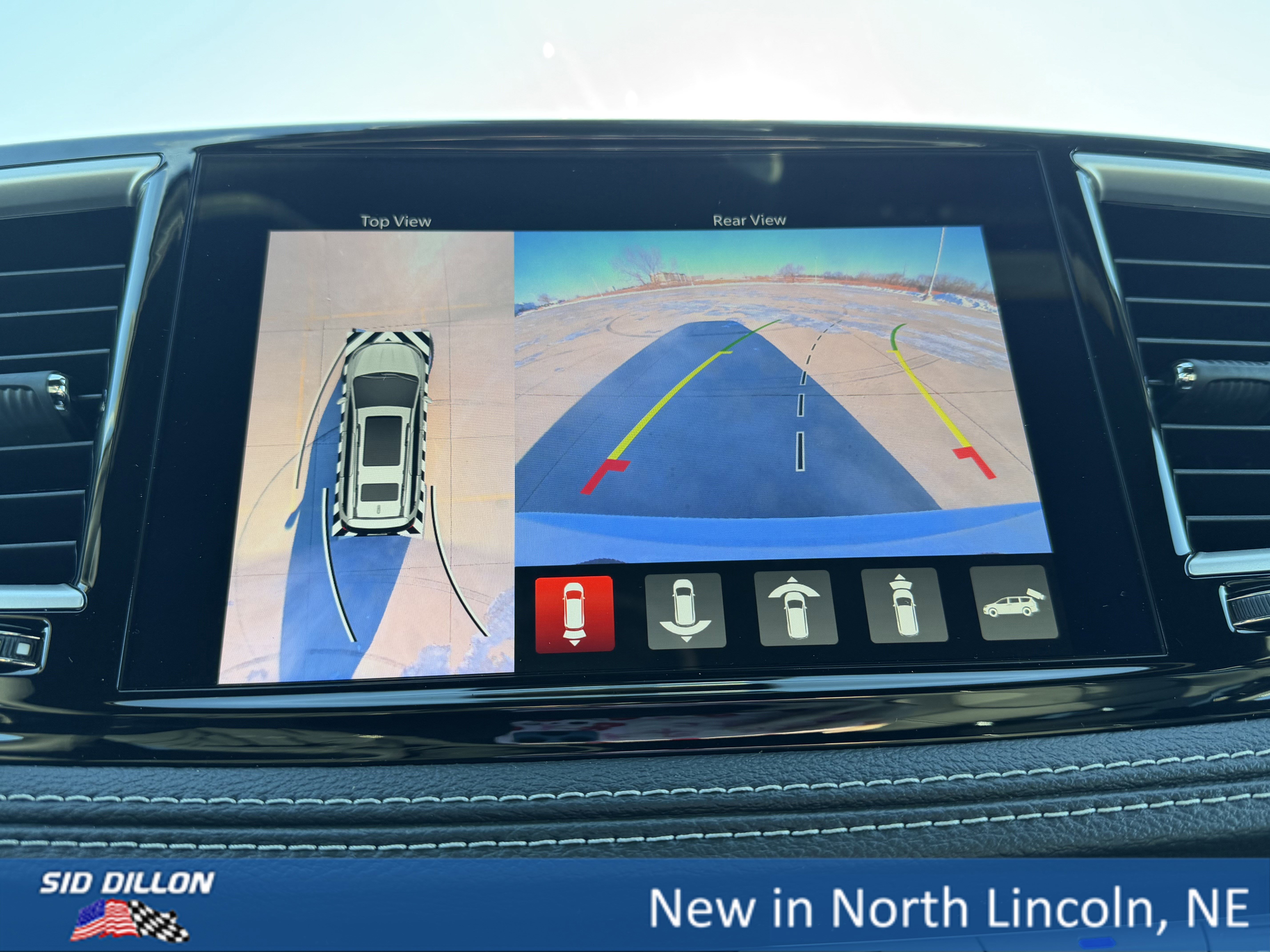 New 2026 Chrysler Pacifica Select image 12