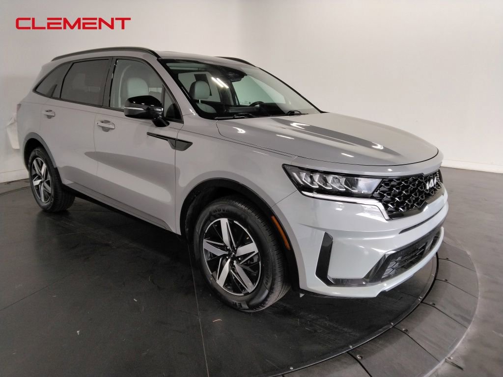 Used 2022 Kia Sorento EX image 3