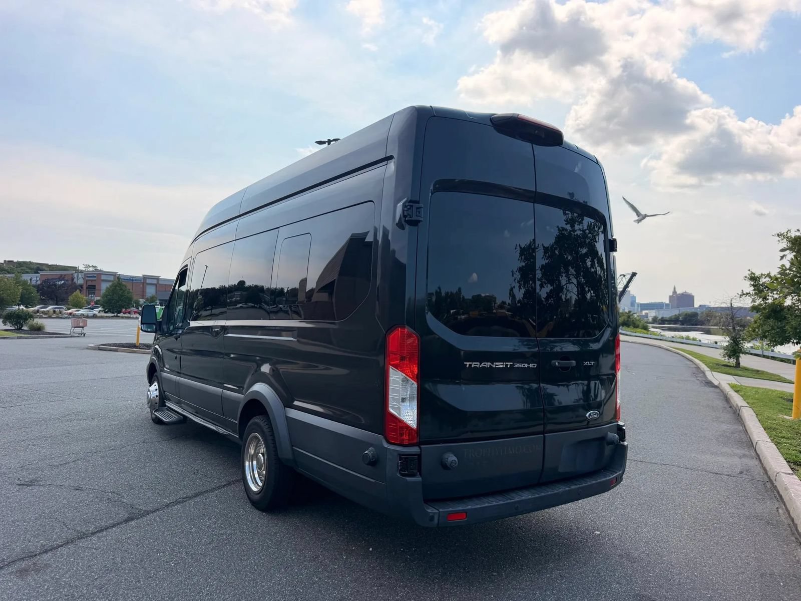 Used 2018 Ford Transit 350 XLT RWD image 5