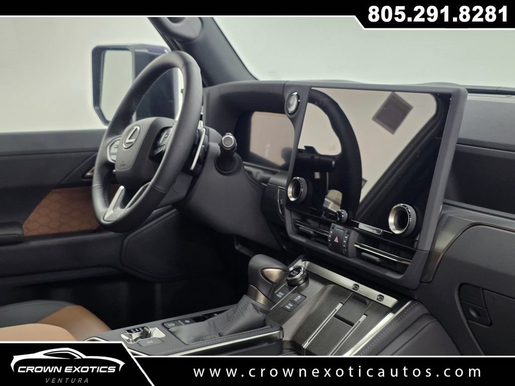 Used 2026 Lexus GX 550 w/ Cold Area Package AWD/4WD image 10