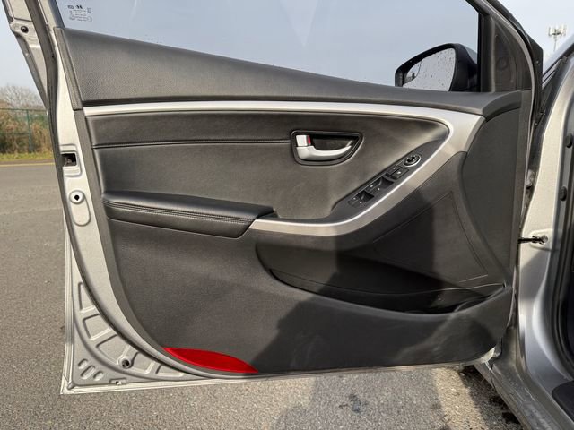 Used 2014 Hyundai Elantra GT w/ Option Group 03 image 19