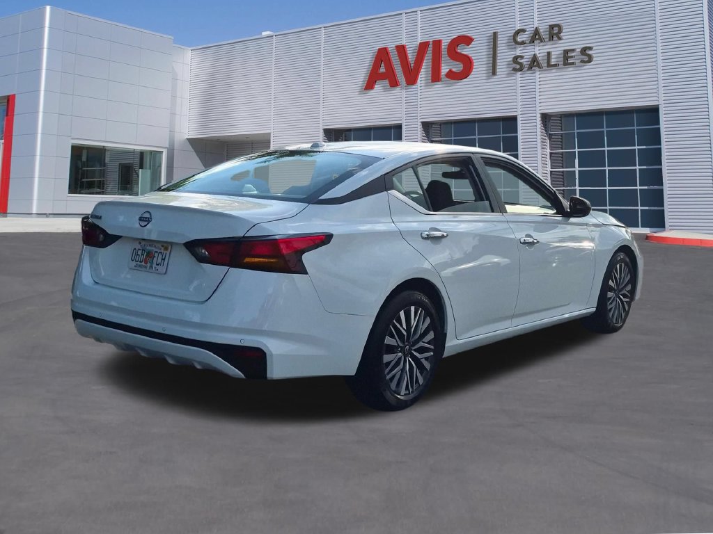 Used 2025 Nissan Altima 2.5 SV FWD image 6