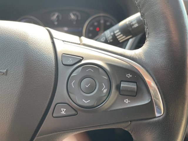Used 2020 Buick Enclave Premium w/ Sun and Sites Package FWD image 28