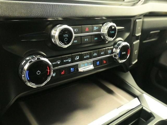 New 2026 Ford F350 Platinum w/ FX4 Off-Road Package AWD/4WD image 17