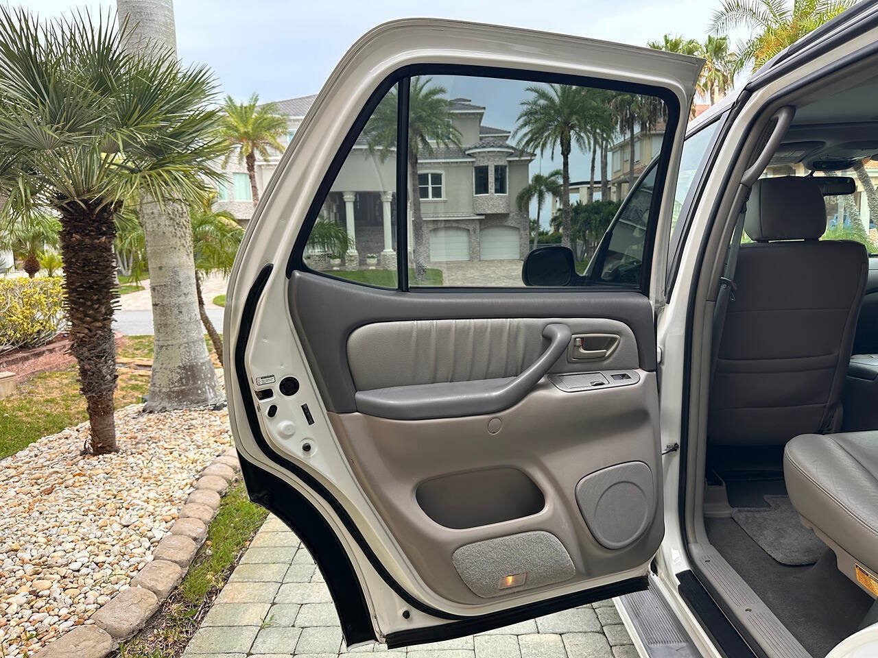 Used 2007 Toyota Sequoia Limited RWD image 67
