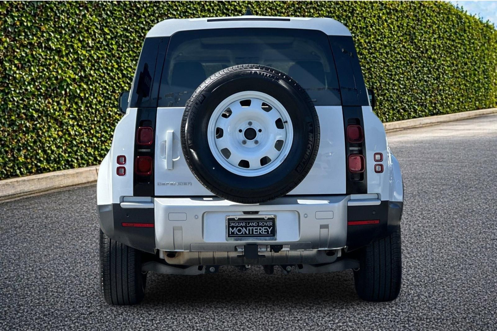 Used 2024 Land Rover Defender 110 S AWD/4WD image 5
