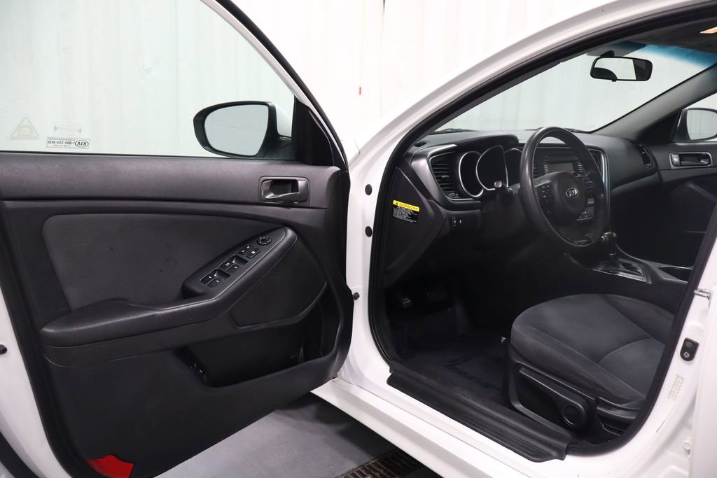 Used 2015 Kia Optima LX image 10