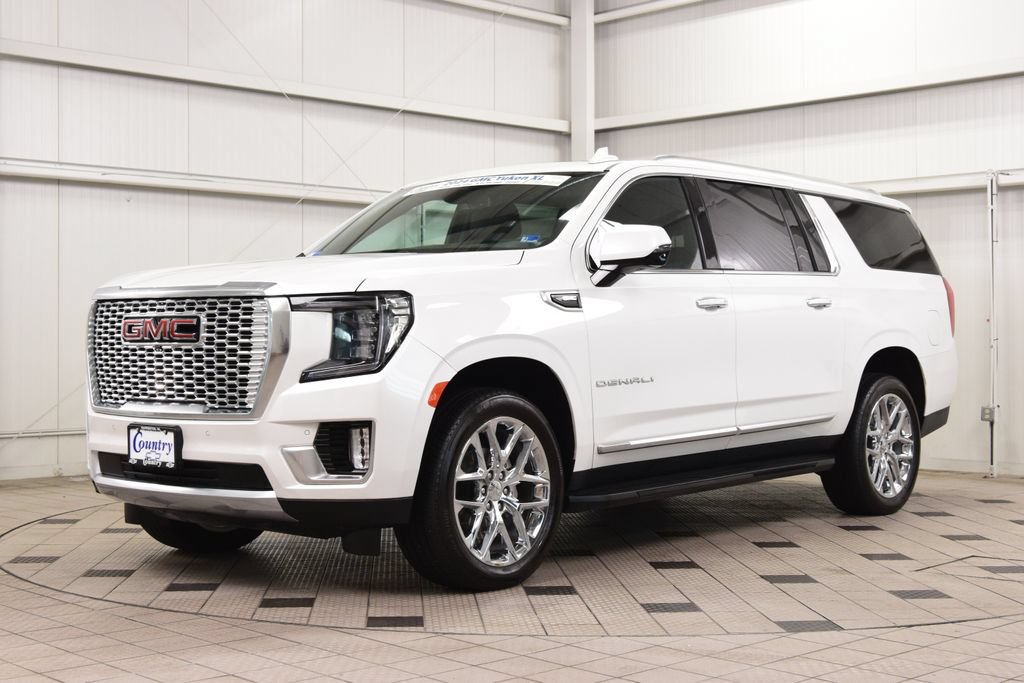 Used 2024 GMC Yukon XL Denali AWD/4WD image 3
