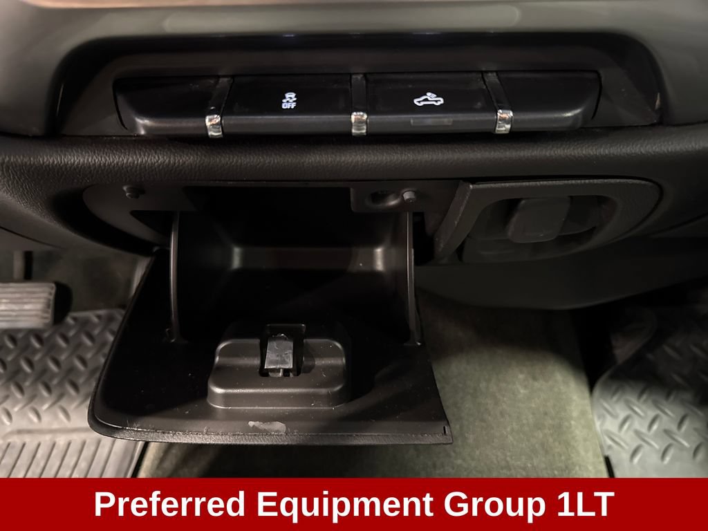 Used 2015 Chevrolet Silverado 1500 LT w/ LT Convenience Package AWD/4WD image 17