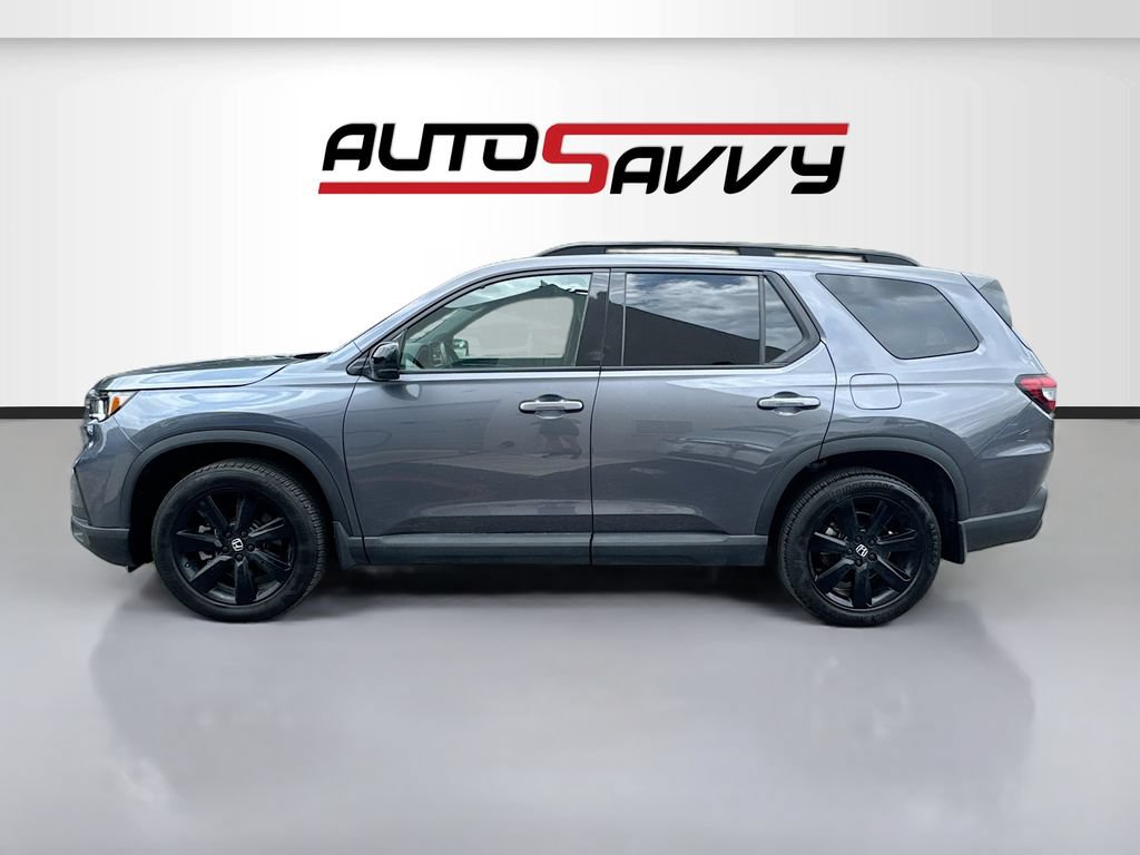 Used 2025 Honda Pilot Black Edition image 4