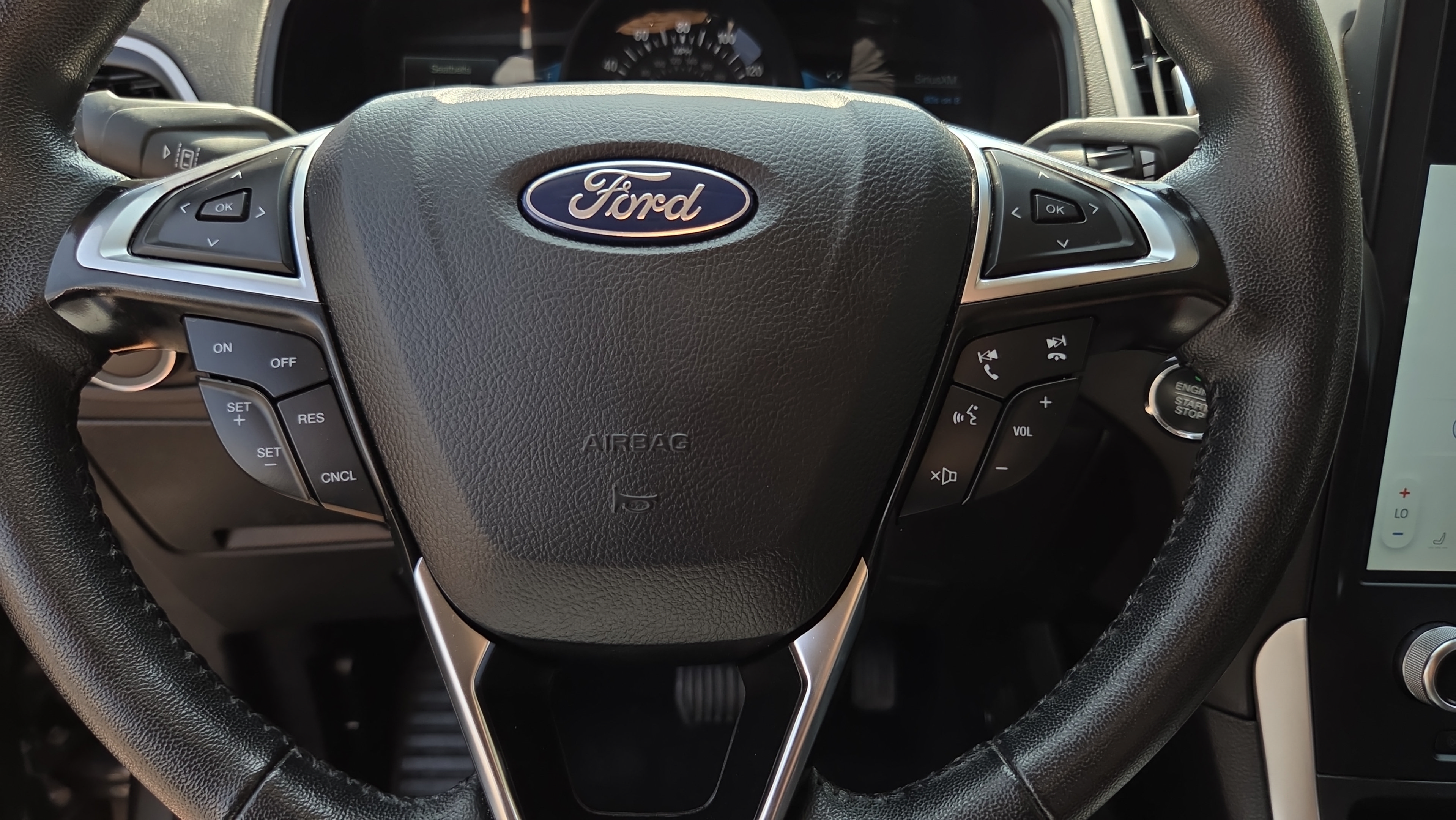 Used 2024 Ford Edge SEL AWD/4WD image 23
