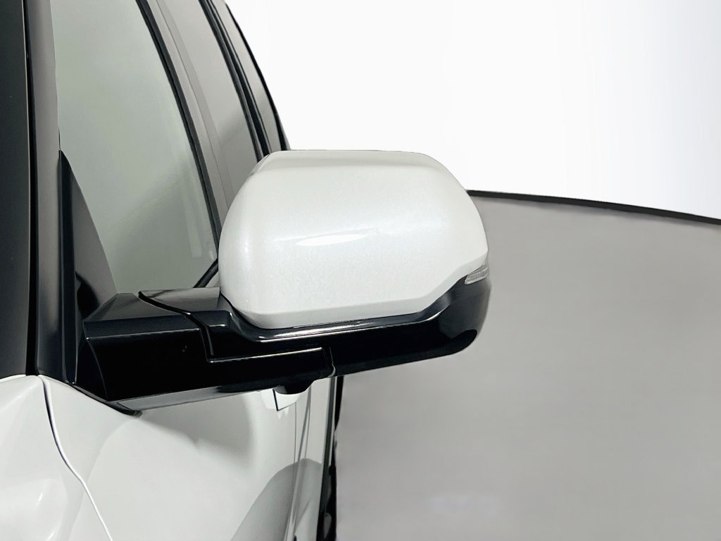 Used 2024 Toyota Sequoia Platinum AWD/4WD image 10
