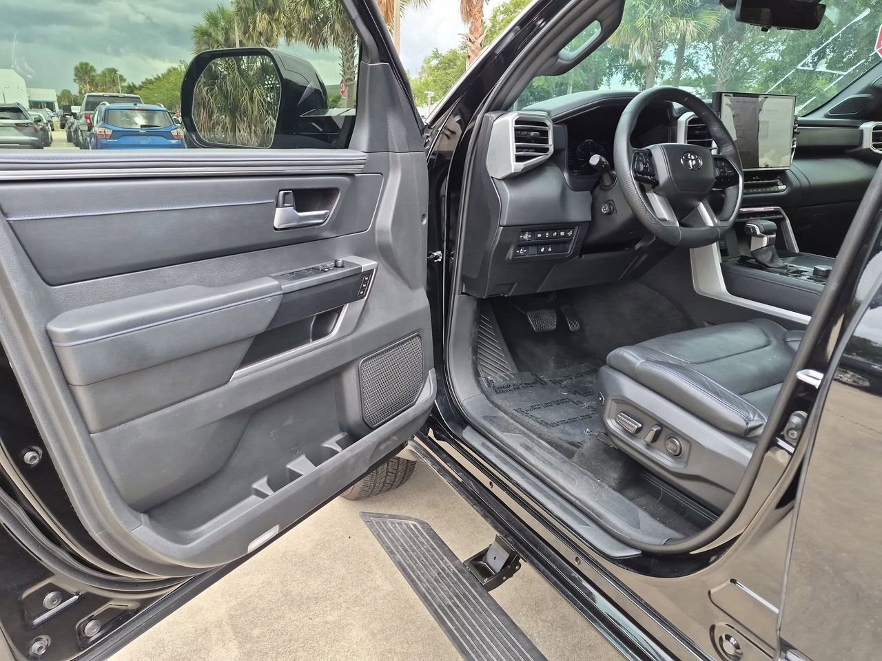 Used 2025 Toyota Tundra Platinum AWD/4WD image 8