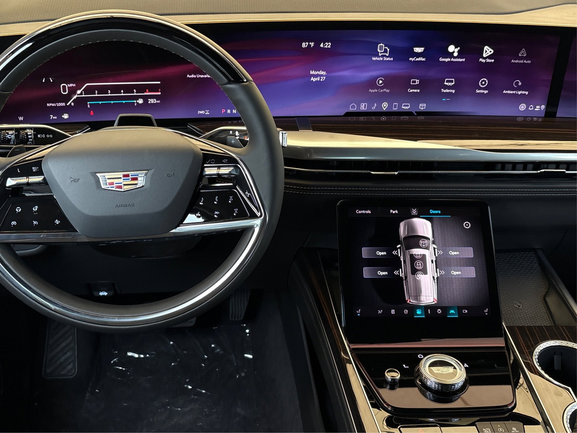 New 2026 Cadillac Escalade Luxury w/ LPO, Radiant Package AWD/4WD image 16