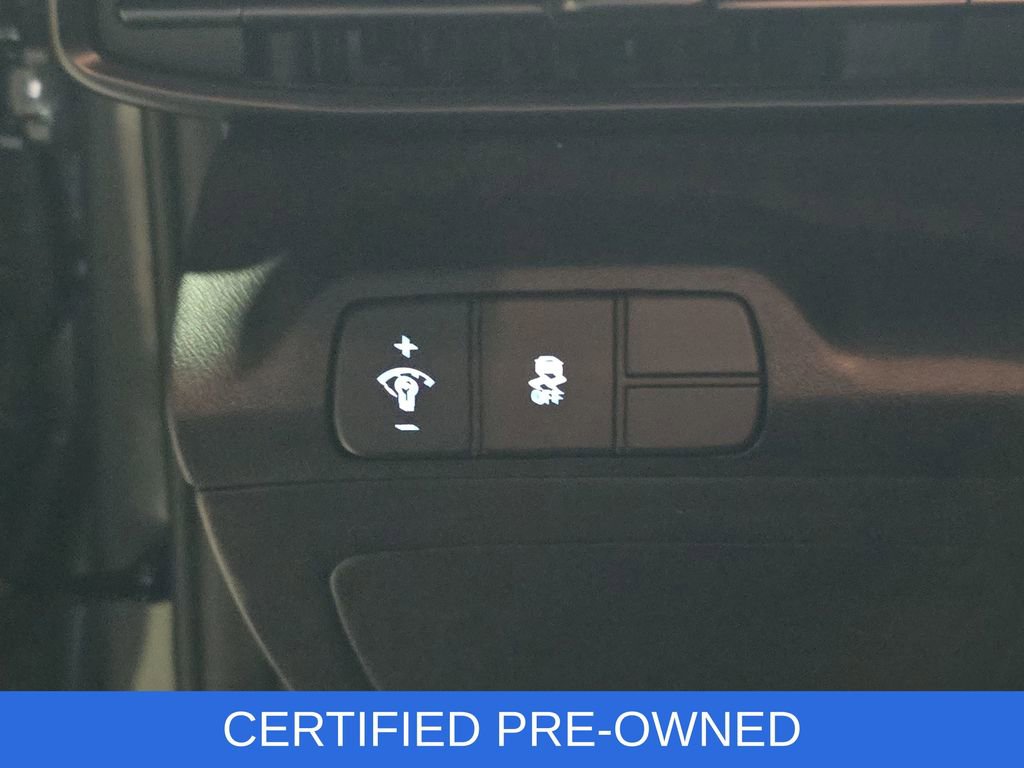 Certified 2025 Hyundai Elantra Sport image 24