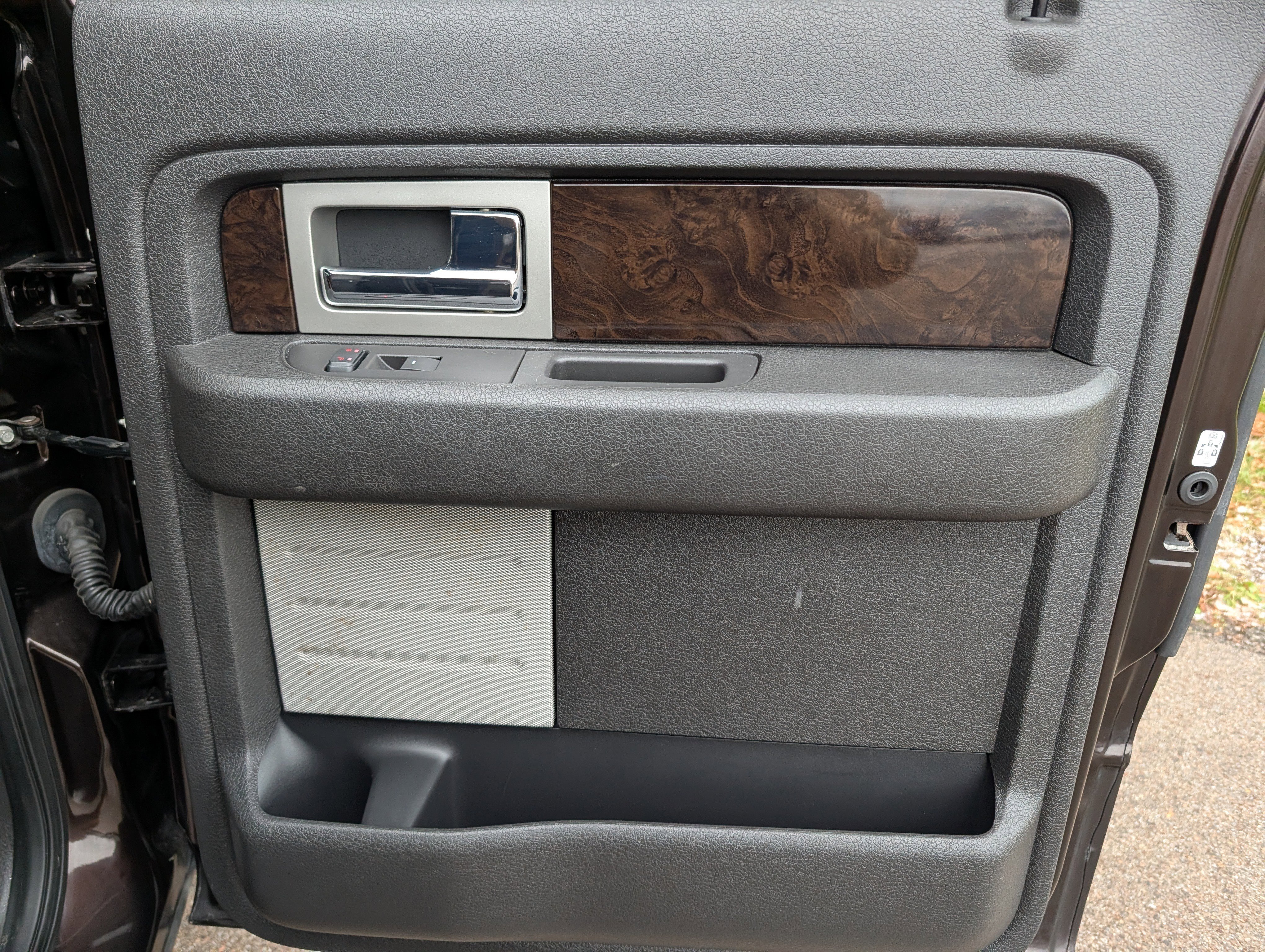 Used 2014 Ford F150 Platinum image 35