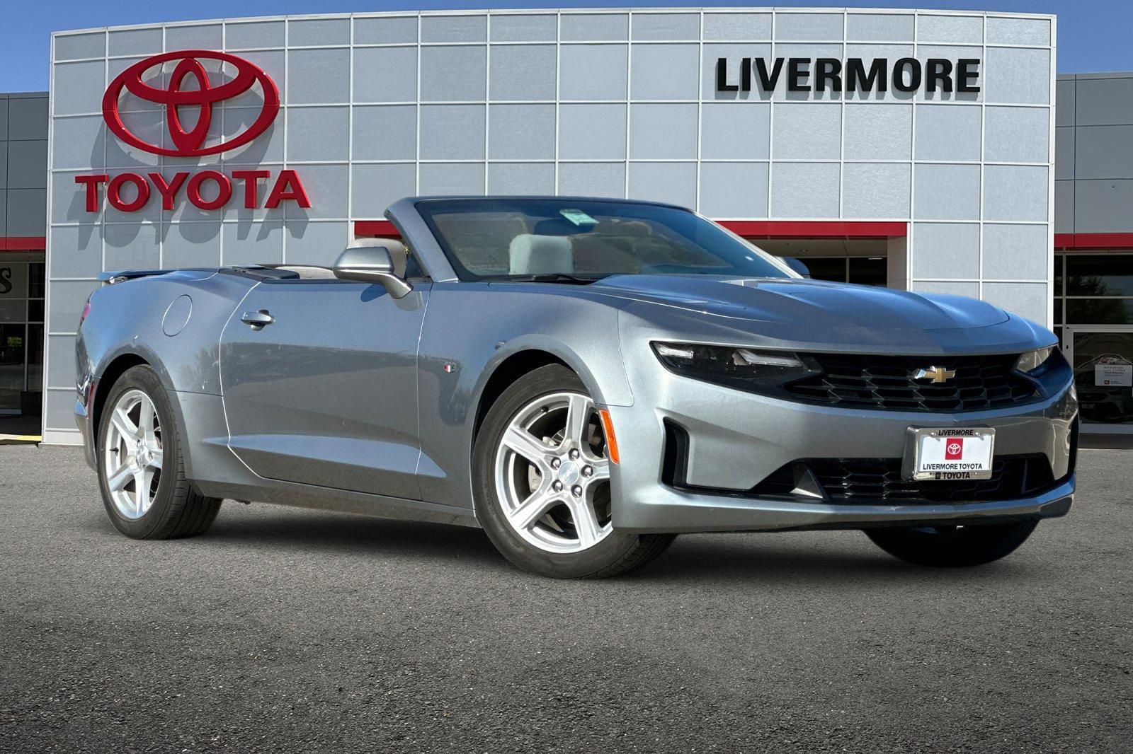 Used 2023 Chevrolet Camaro LT image 2