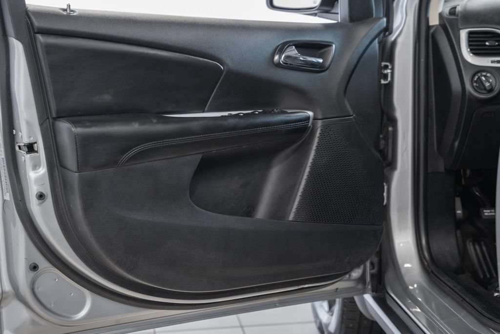 Used 2019 Dodge Journey SE w/ Premium Group FWD image 34