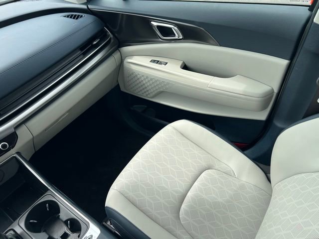 Certified 2026 Kia Carnival SX w/ SX Dark Edition Package FWD image 15