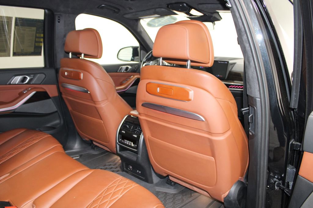 Used 2024 BMW X7 M60i w/ Executive Package image 33