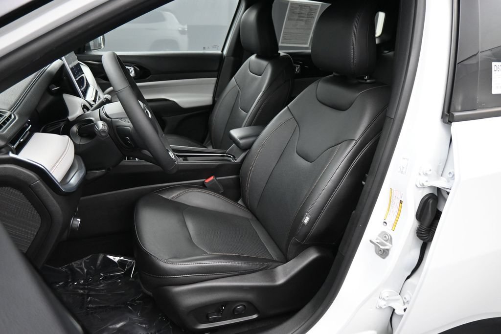 Used 2023 Jeep Compass Limited AWD/4WD image 14