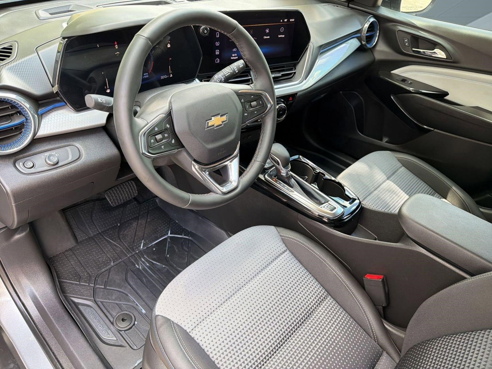 Certified 2025 Chevrolet Trax LT w/ Driver Confidence Package image 4