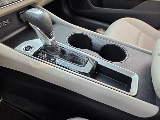Used 2025 Nissan Altima 2.5 SV FWD image 26