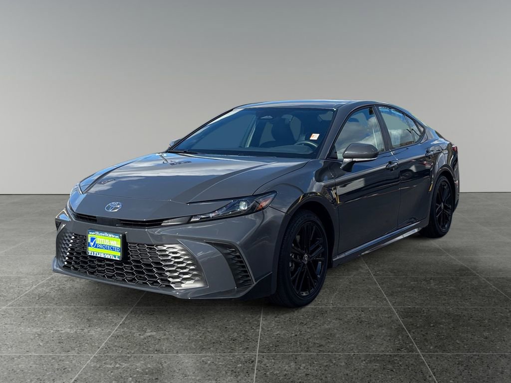 Used 2025 Toyota Camry SE image 3