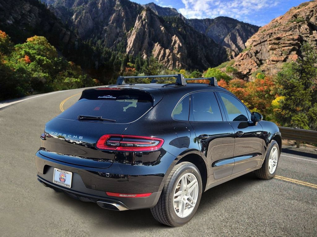 Used 2017 Porsche Macan AWD/4WD image 3
