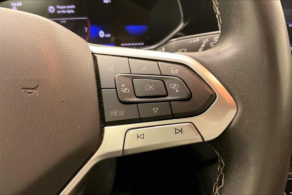 Used 2024 Volkswagen Taos SE image 20