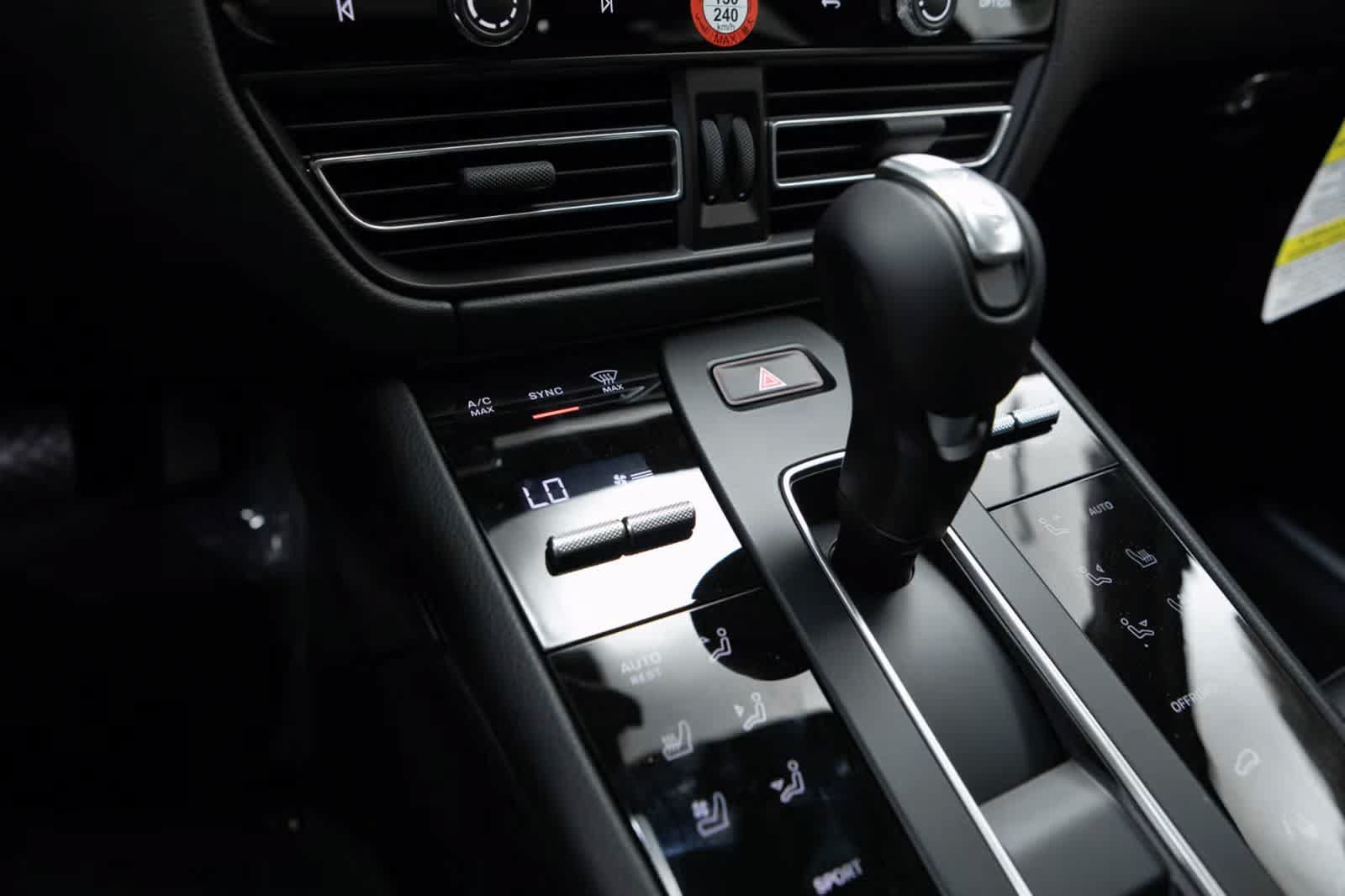 Certified 2026 Porsche Macan S AWD/4WD image 28