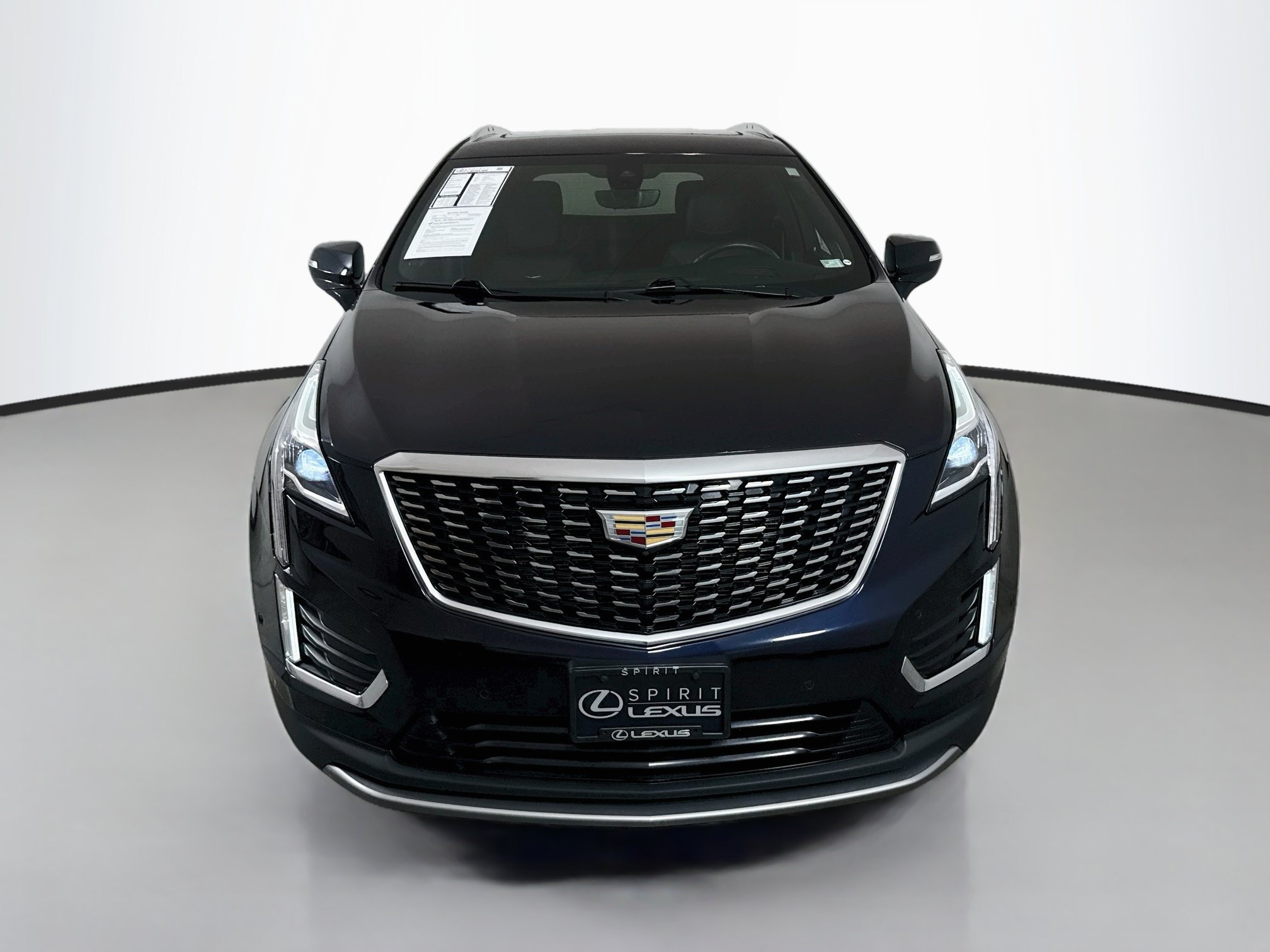 Used 2021 Cadillac XT5 Premium Luxury AWD/4WD image 2