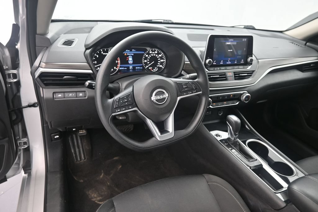 Used 2024 Nissan Altima 2.5 SV FWD image 18