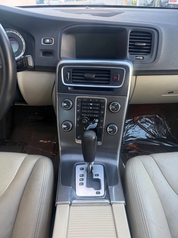 Used 2012 Volvo S60 T5 image 10