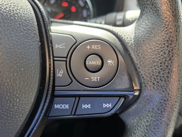 Used 2020 Toyota RAV4 XLE w/ Convenience Package FWD image 23