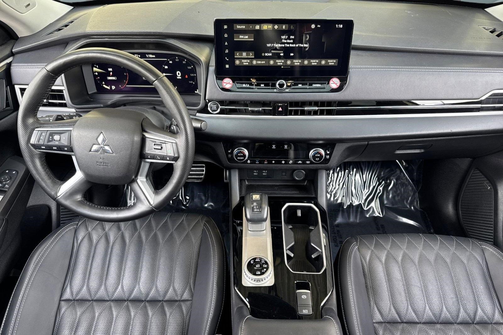 Used 2025 Mitsubishi Outlander SEL image 15