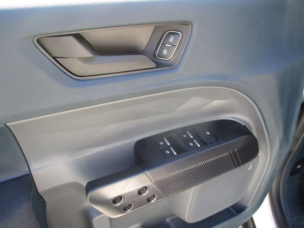 New 2025 Ford Maverick XL image 15