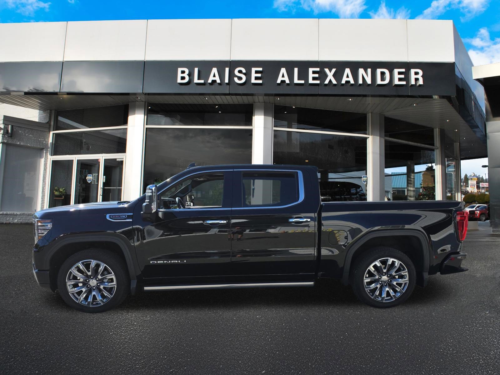 Used 2024 GMC Sierra 1500 Denali AWD/4WD image 7