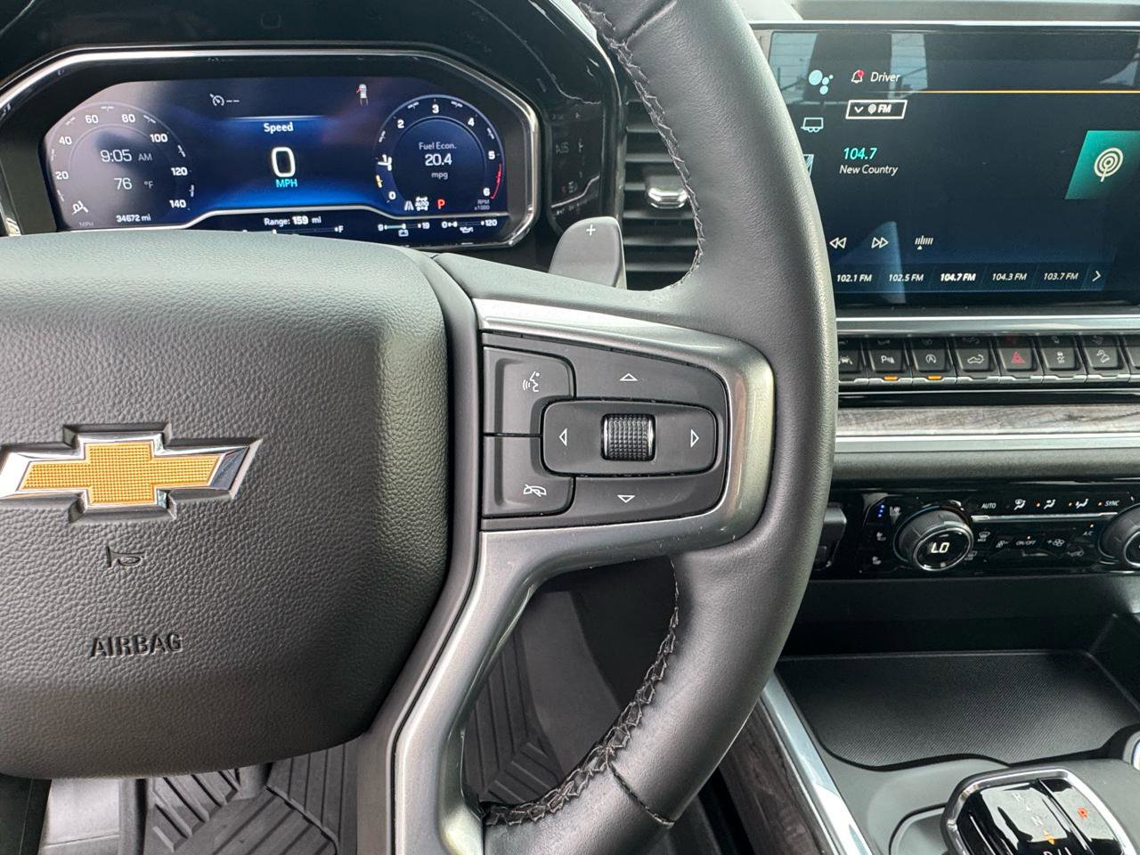 Used 2023 Chevrolet Silverado 1500 LTZ AWD/4WD image 27