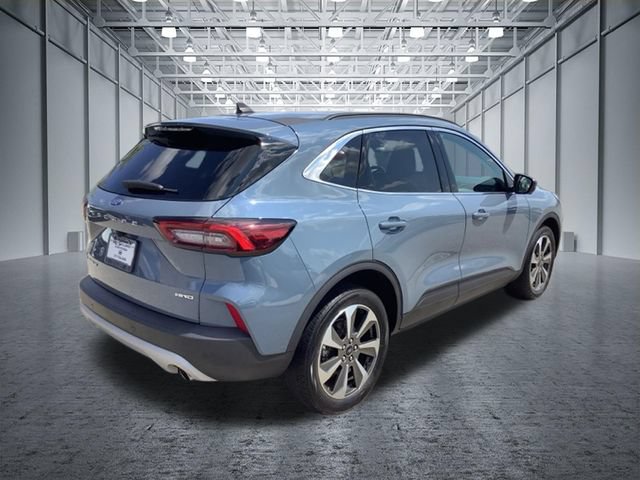 Used 2023 Ford Escape Platinum AWD/4WD image 5