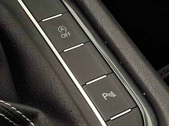 Used 2021 Volkswagen Tiguan SE R-Line image 25