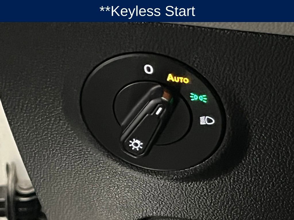 Used 2023 Volkswagen Taos SE image 16